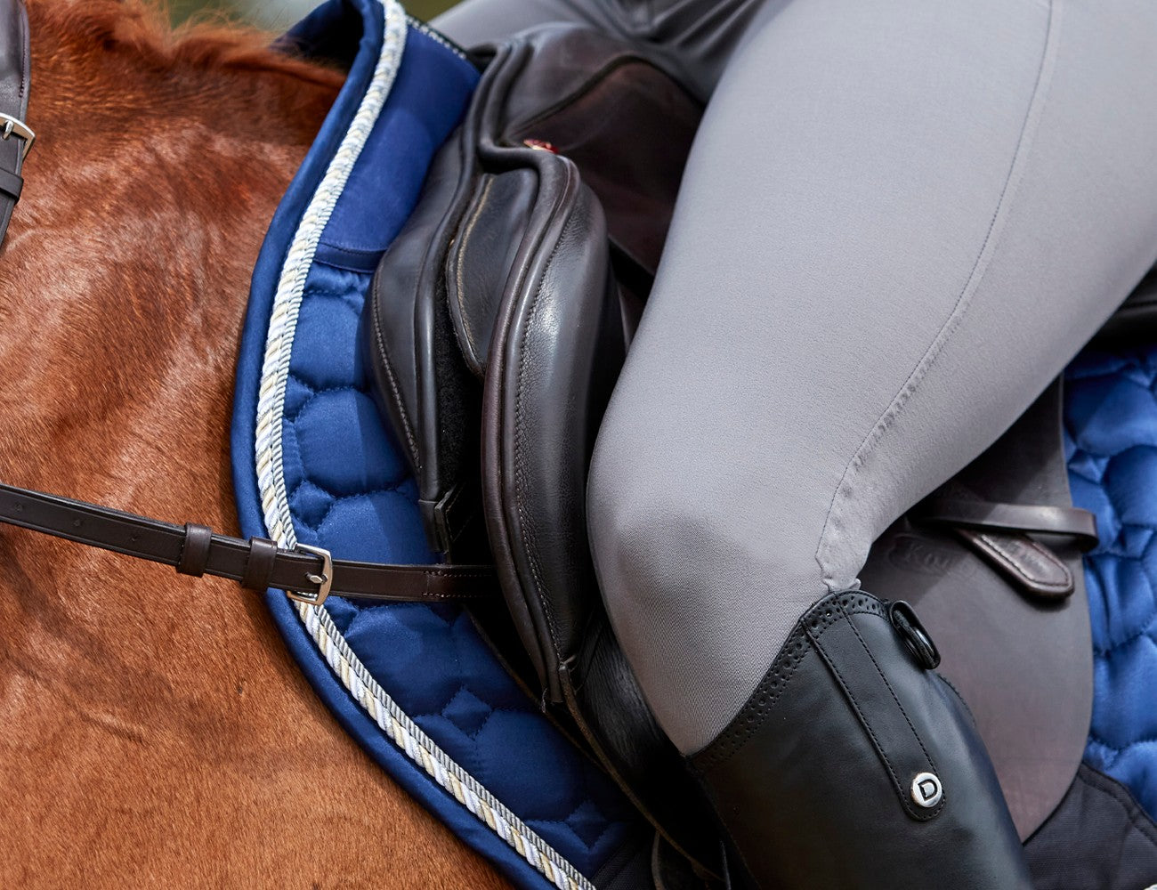 image_feature_1 - Navy - WeatherBeeta Prime Competitor Jump Shaped Saddle Pad - .jpg